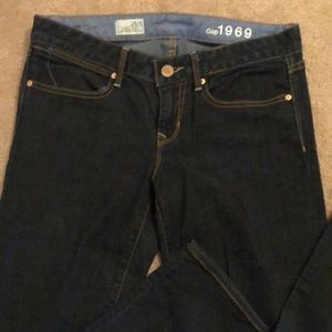 Women’s Gap size 28 Skinny jeans